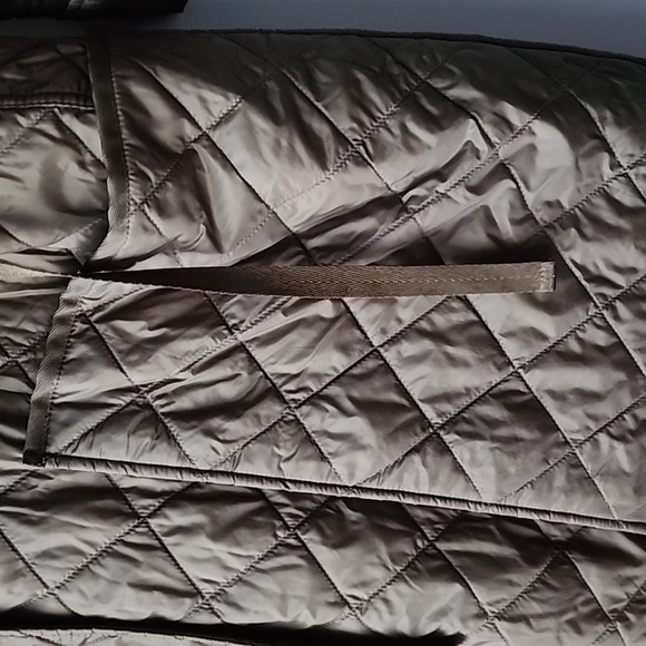 Burberry London Oversized Quilted Rain Jacket - Picture 6 of 16